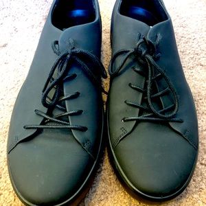 All black Ecco Soft Shoe EUC